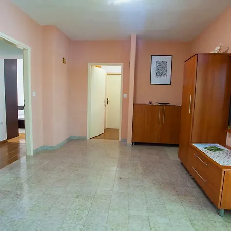 Ruza Μακάρσκα