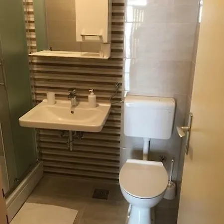 Ruza * Μακάρσκα